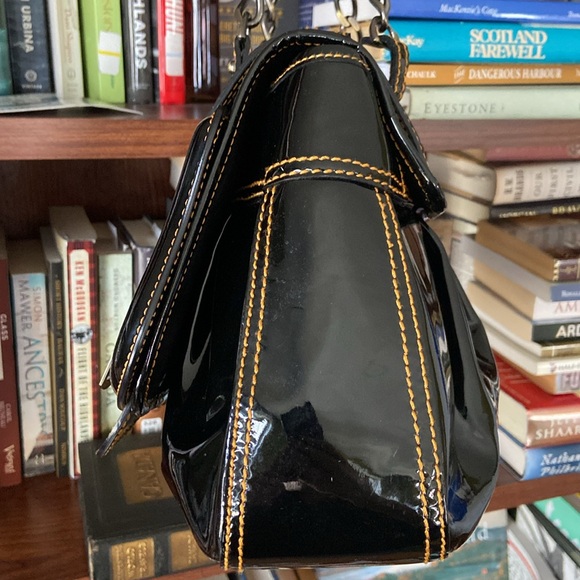 Fendi B Bag Purse in Black Patent Leather with Orange Contrast Top Stitching - Picture 3 of 16